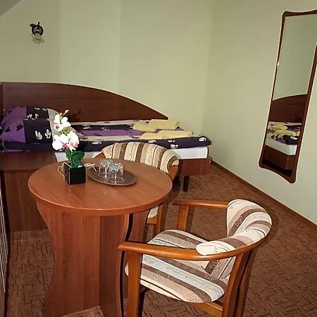 Irena فندق